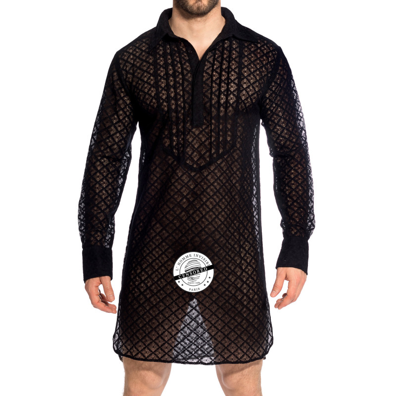 homme en chemise de nuit